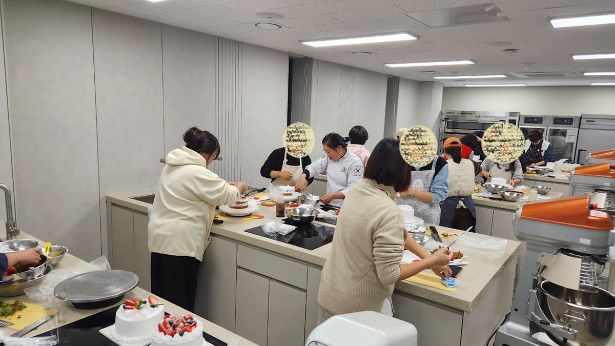 (겨울특강)크리스마스_케이크_만들기4.jpg 이미지
