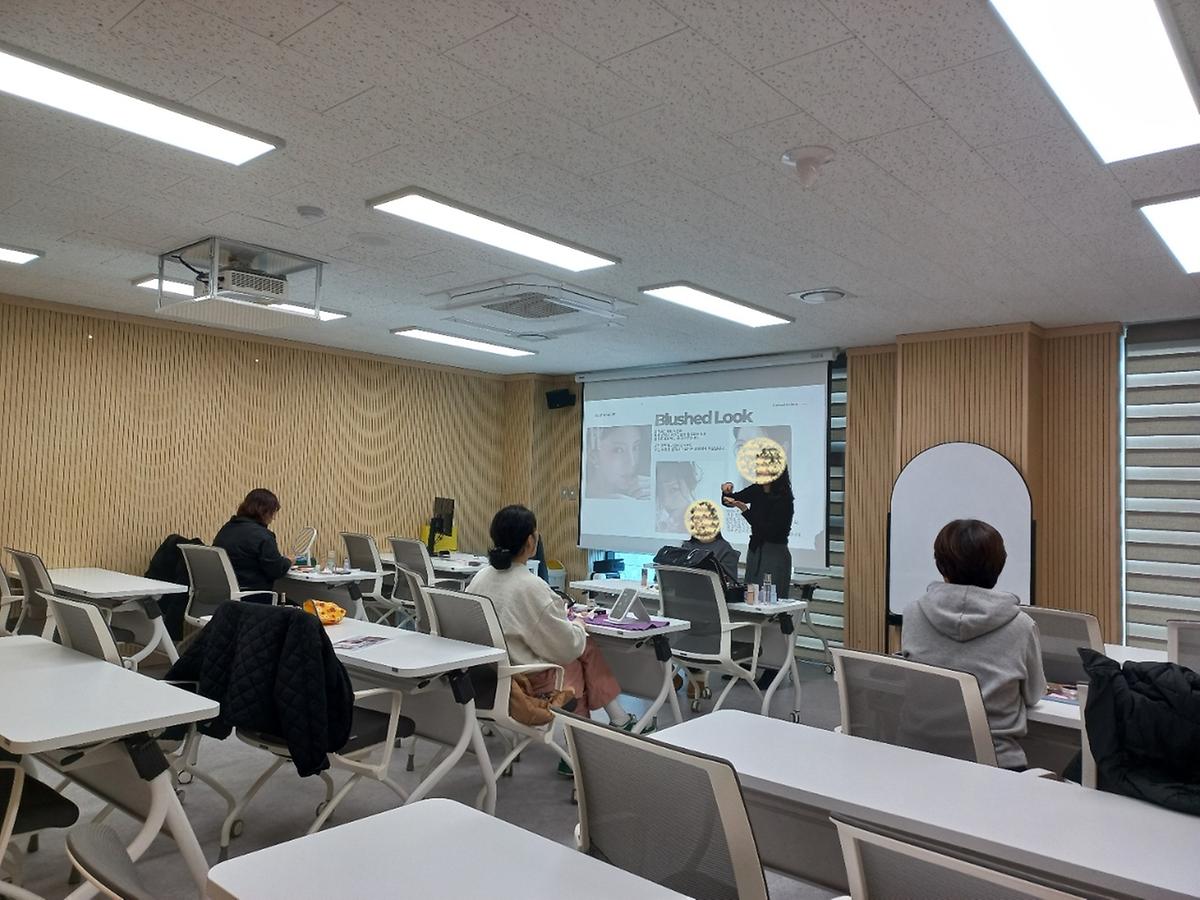 (상반기 정규) 처음부터 차근차근, 셀프 메이크업 사진